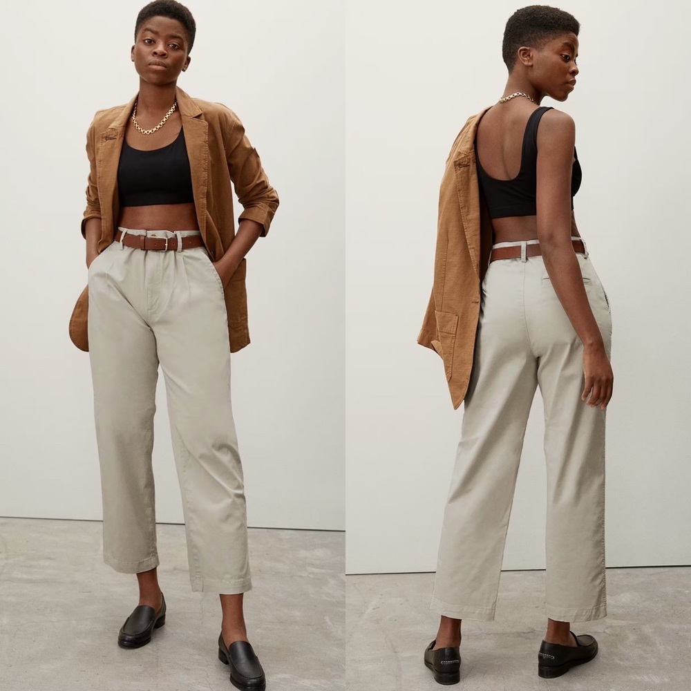 Everlane | The Pleated Chino in Sandstone 6